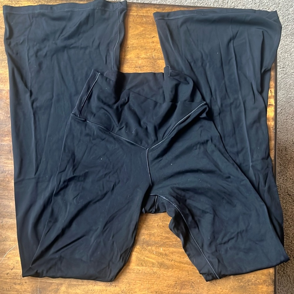 Aerie hi-rise flare leggings